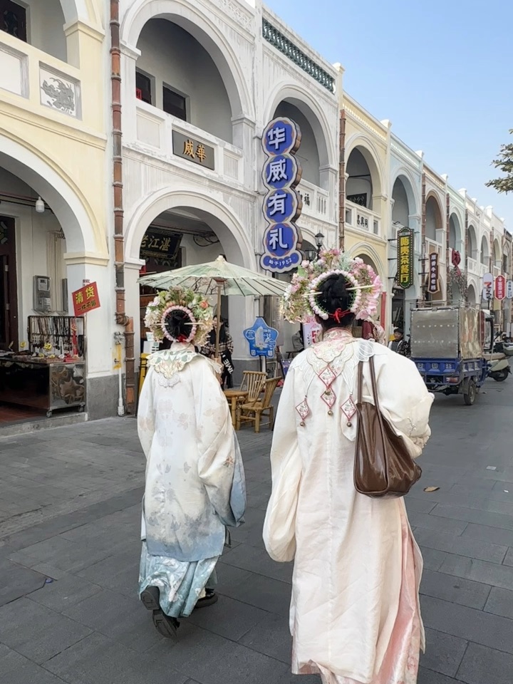 湛江老街新店。。。72年坚持手工威化蛋卷！