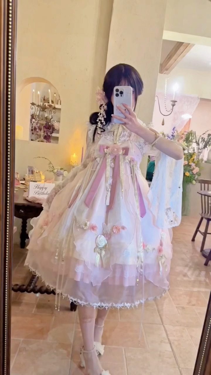 粉色真的很有古早中华风的味道  #alicegirl #洛丽塔 #Lolita