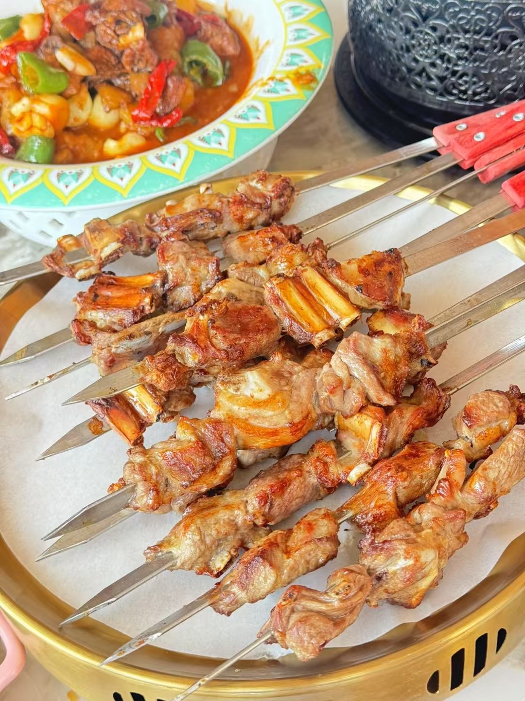 品丝路美食，来楼兰古丽