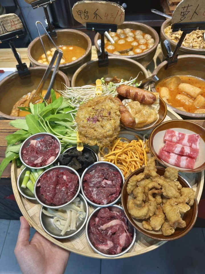 湛江赤坎幸福路。。。一口惊艳的云南米线！！