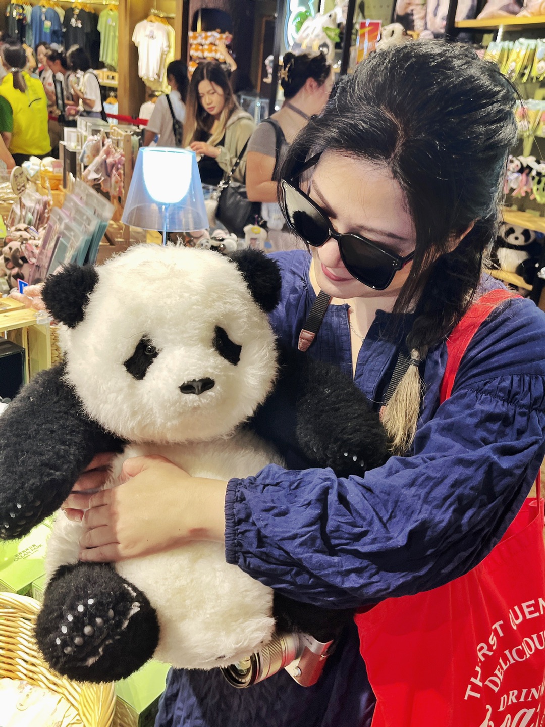 在这里也能🐼体验饲养员的快乐