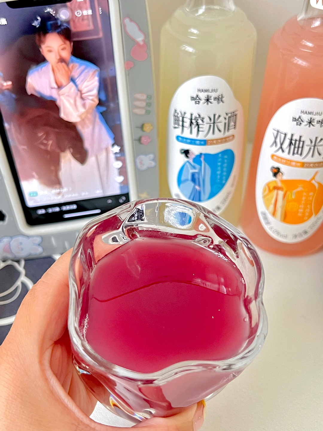 周末宅家仪式感：追剧+鲜果米酒吨吨吨！