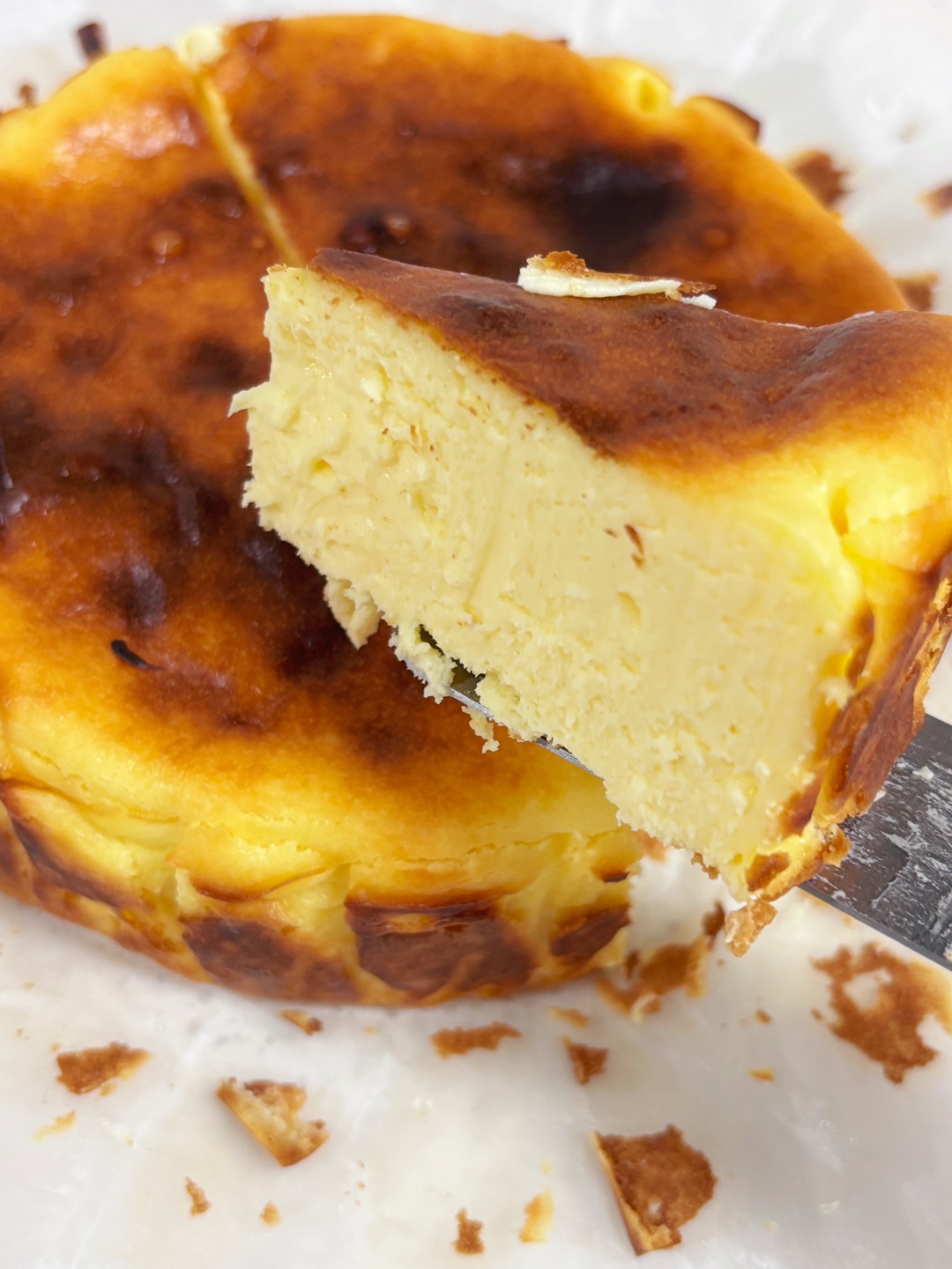 又会做一道新甜品啦 🧀巴斯克蛋糕 - 奶fufu的芝士奶酪味儿 吧唧吧唧，炫光光