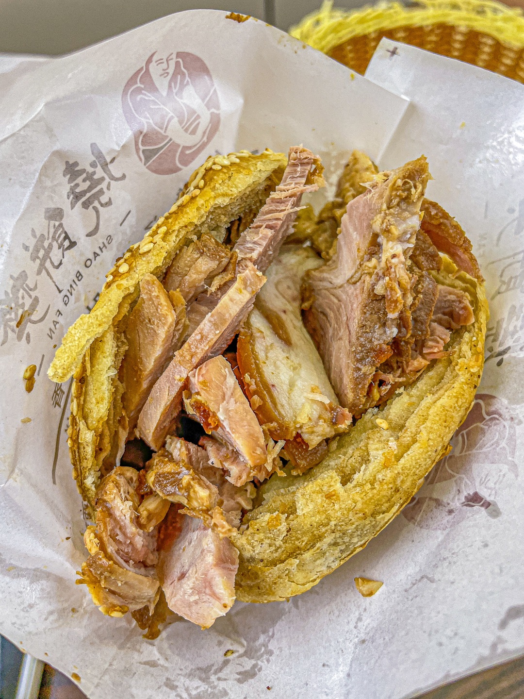 在北京！烧饼夹肘子还得是大兴区的！！