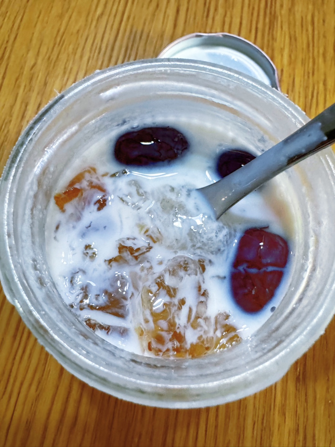姨妈热饮—— 桃胶牛奶🥛