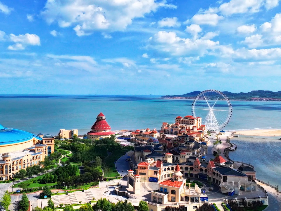 爸妈的养生之旅：白天温泉看海，傍晚耳穴压豆，比我还会享受！