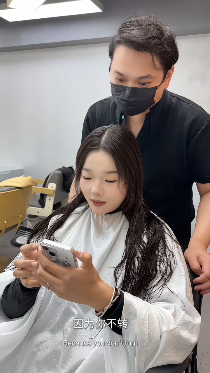 发质细软塌发量少适合的烫发