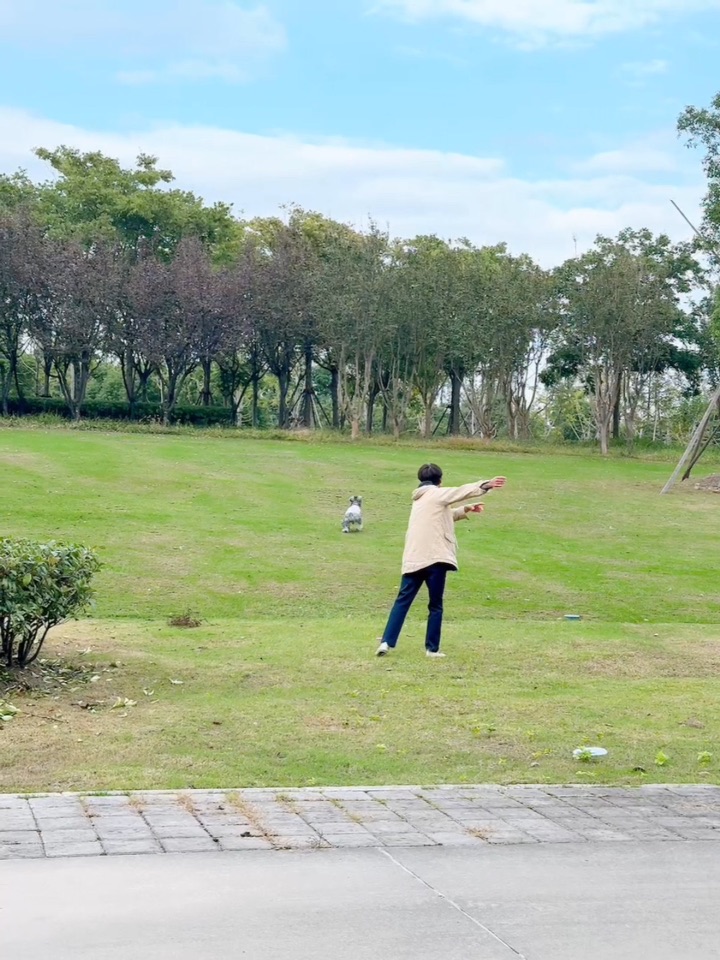 跟我一起原地旋转180°