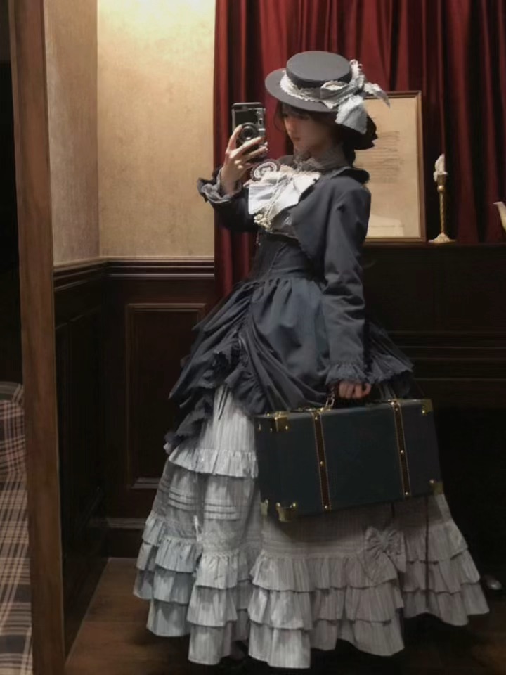 维多利亚公爵真的很有中世纪年代那种特有的优雅感,从从容容的大小姐的模样