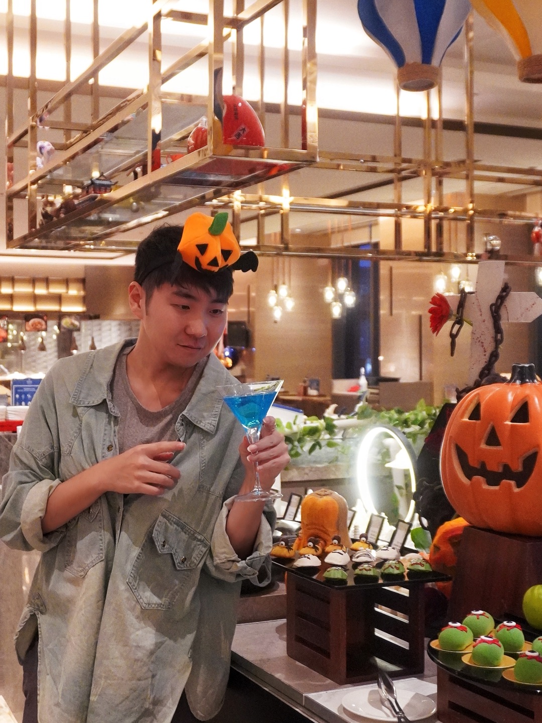 通州希尔顿🦀认真拆蟹的万圣夜