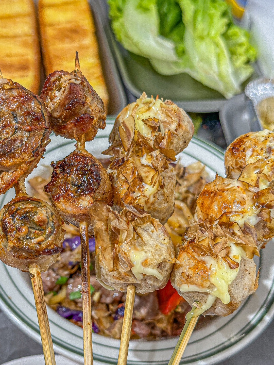 谁懂啊！这家烤串店的紫苏猪肉卷香到舔手指