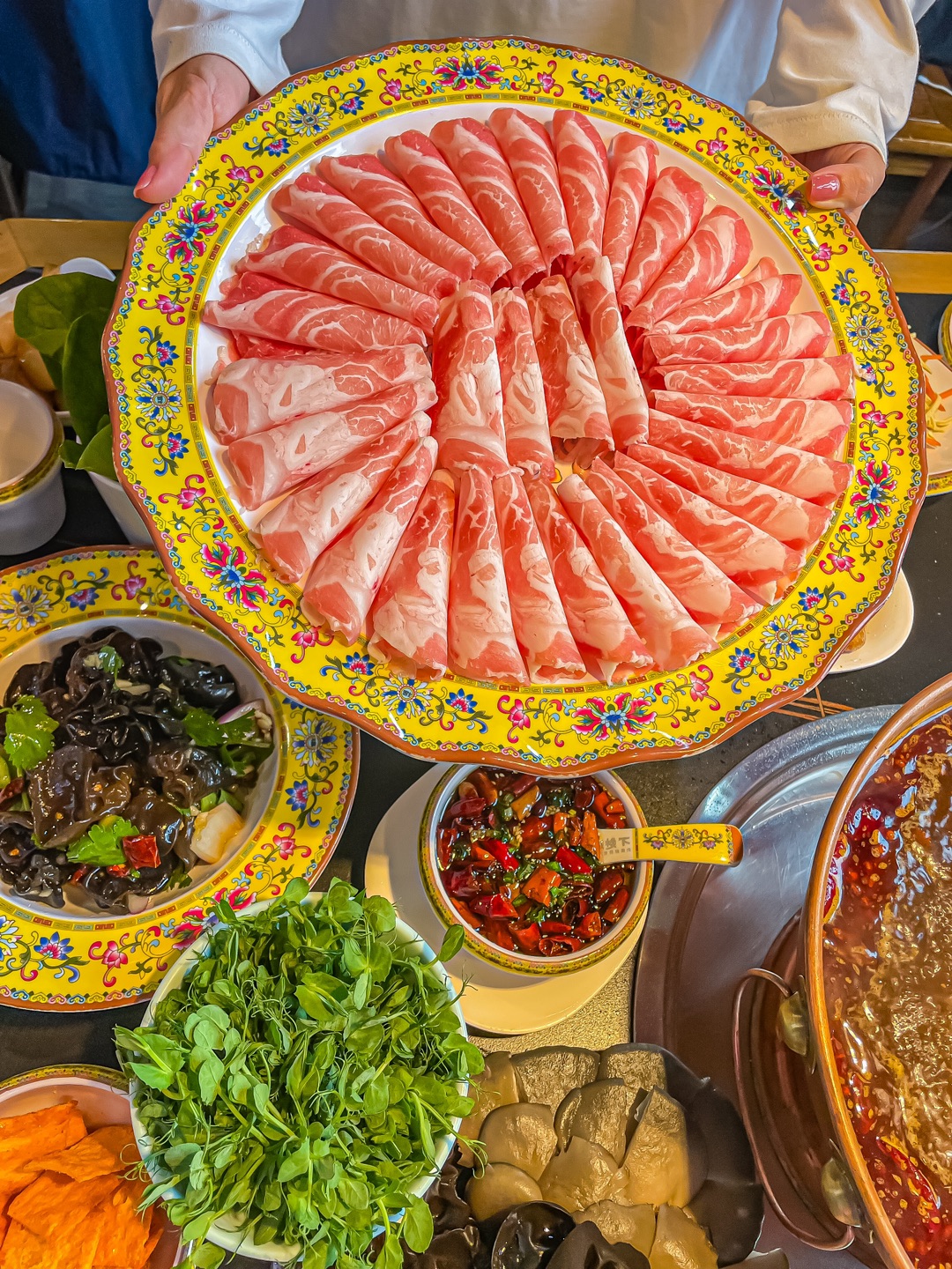 炭火铜锅涮到凌晨半价‼️房山夜宵之光～🩷