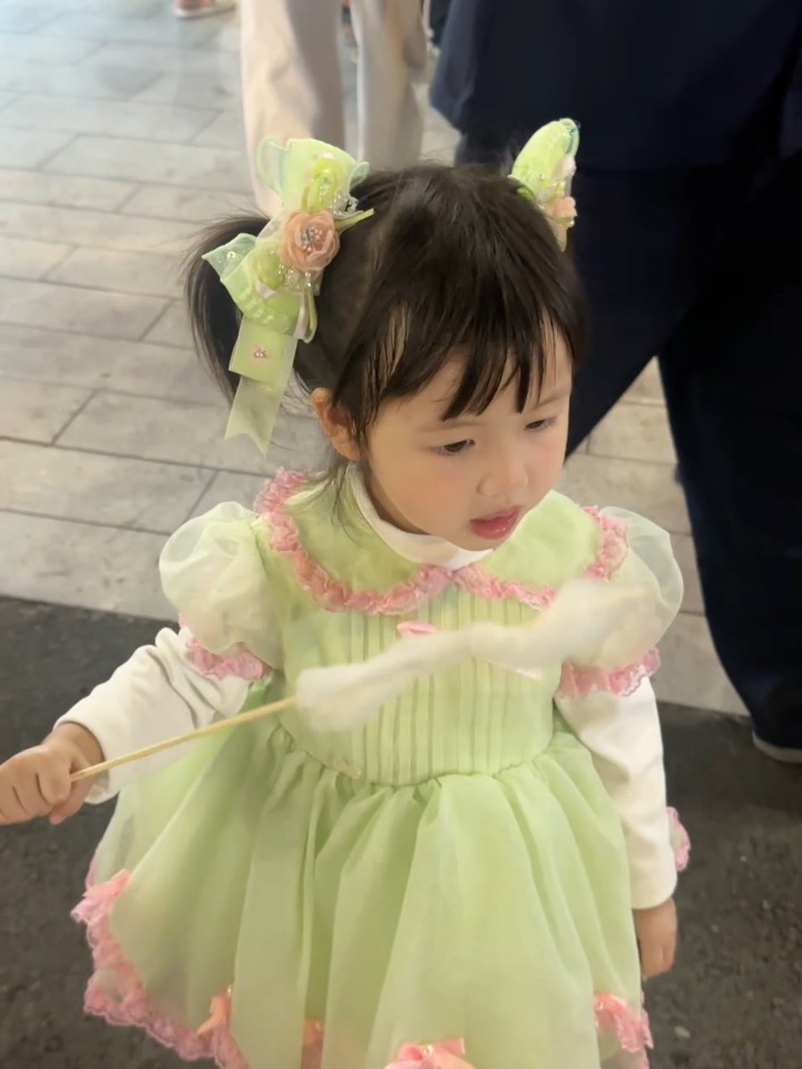 逛了逛石龙餐饮节