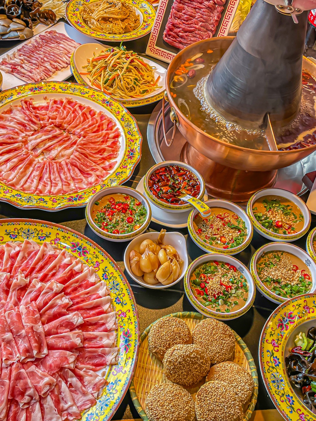 房山夜宵之光‼️炭火铜锅+立盘羊肉冬食顶配🌙 🔥