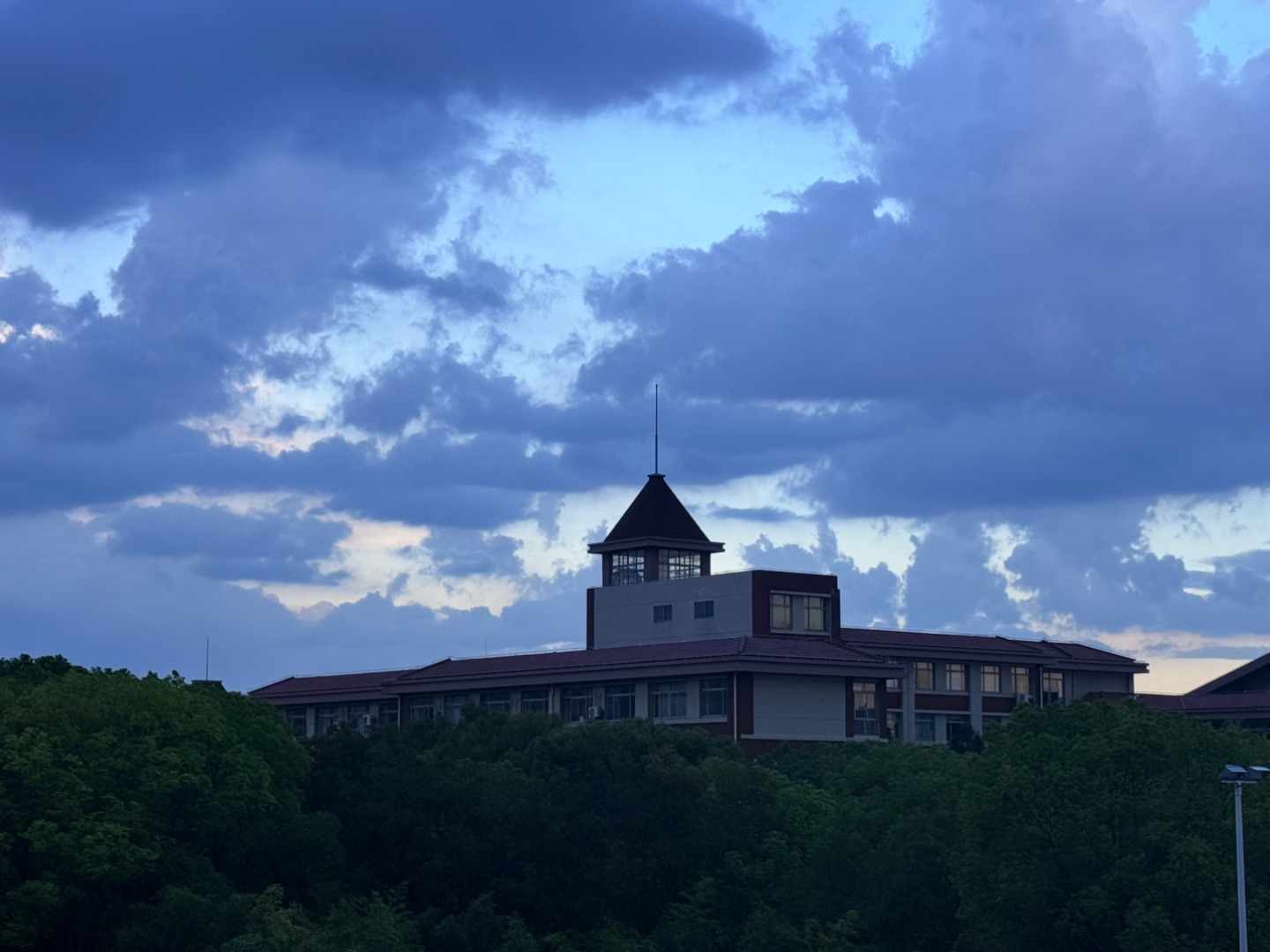 你会把这样的天空分享给谁