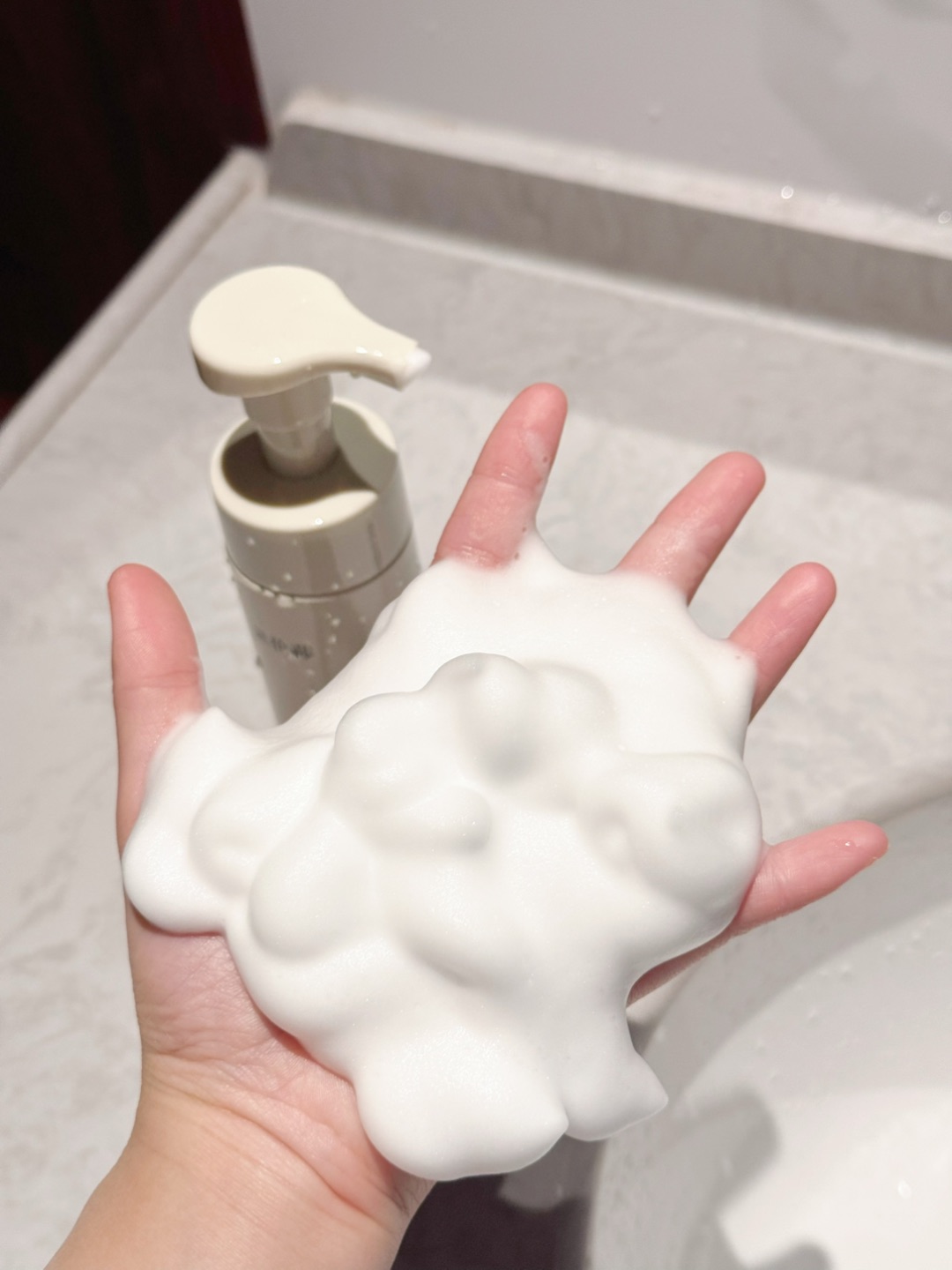 太懂油皮啦，终于把脸洗干净了…