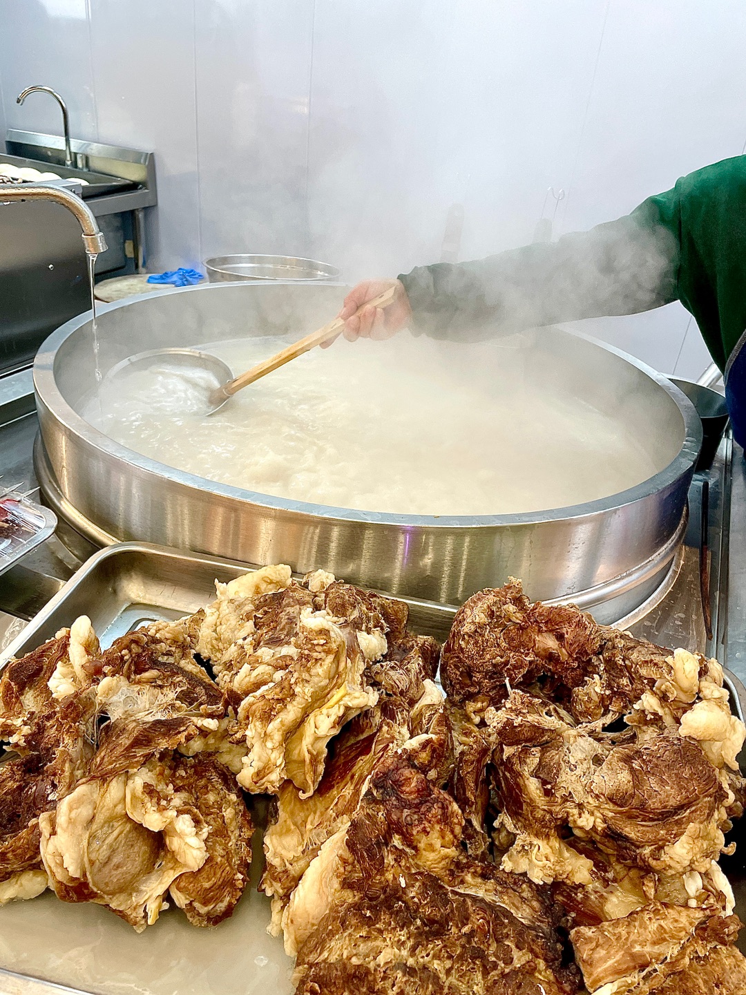 北京的冬天喝到这碗汤…我人都狂了！太狂了