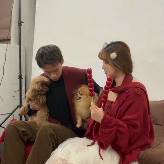 谁懂啊 带两只小狗去拍照是地狱难度