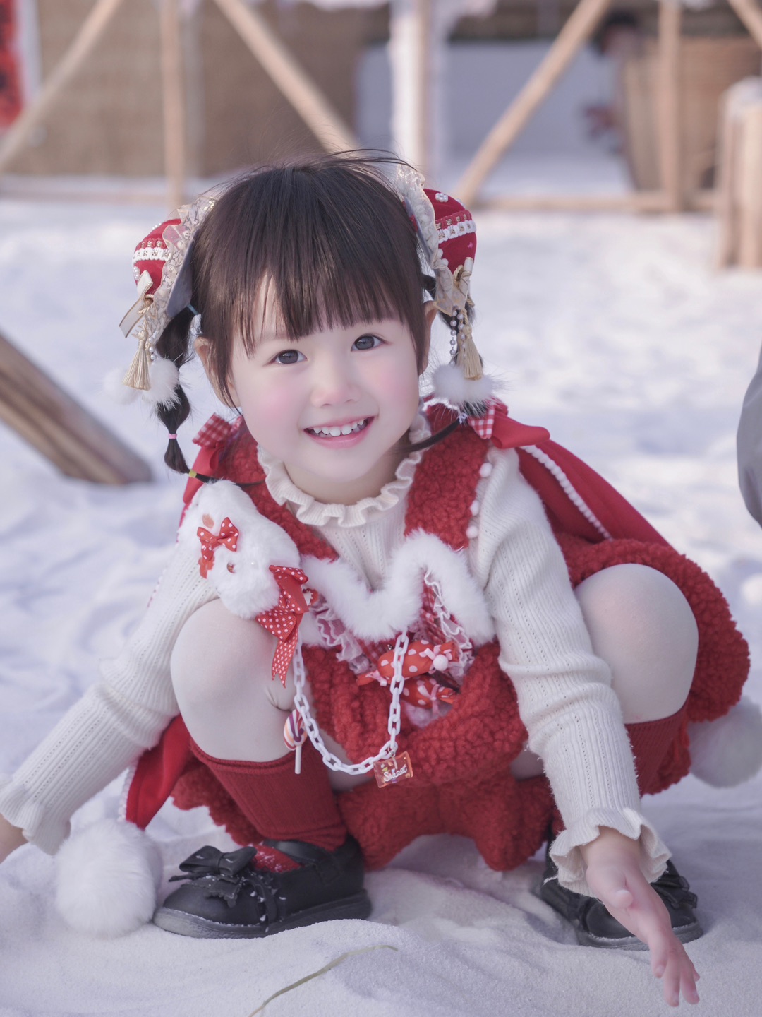 小土豆回村了，第一次看到“雪景”惊呆了…