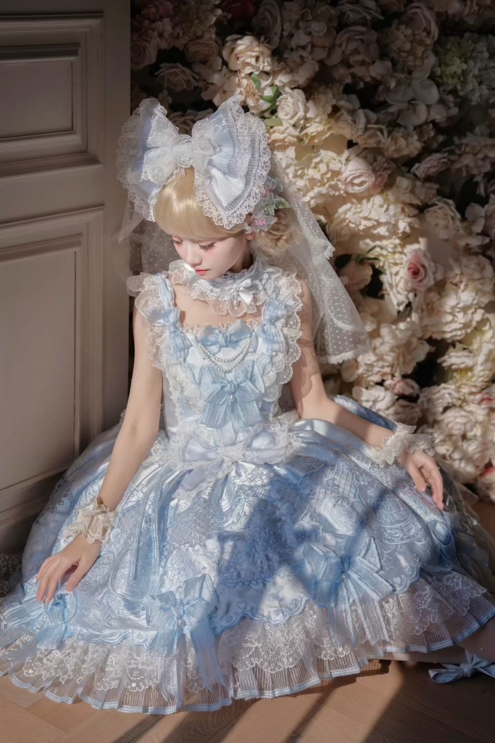 银河下的约定水蓝色裙摆真的很漂亮整体很有故事感啊