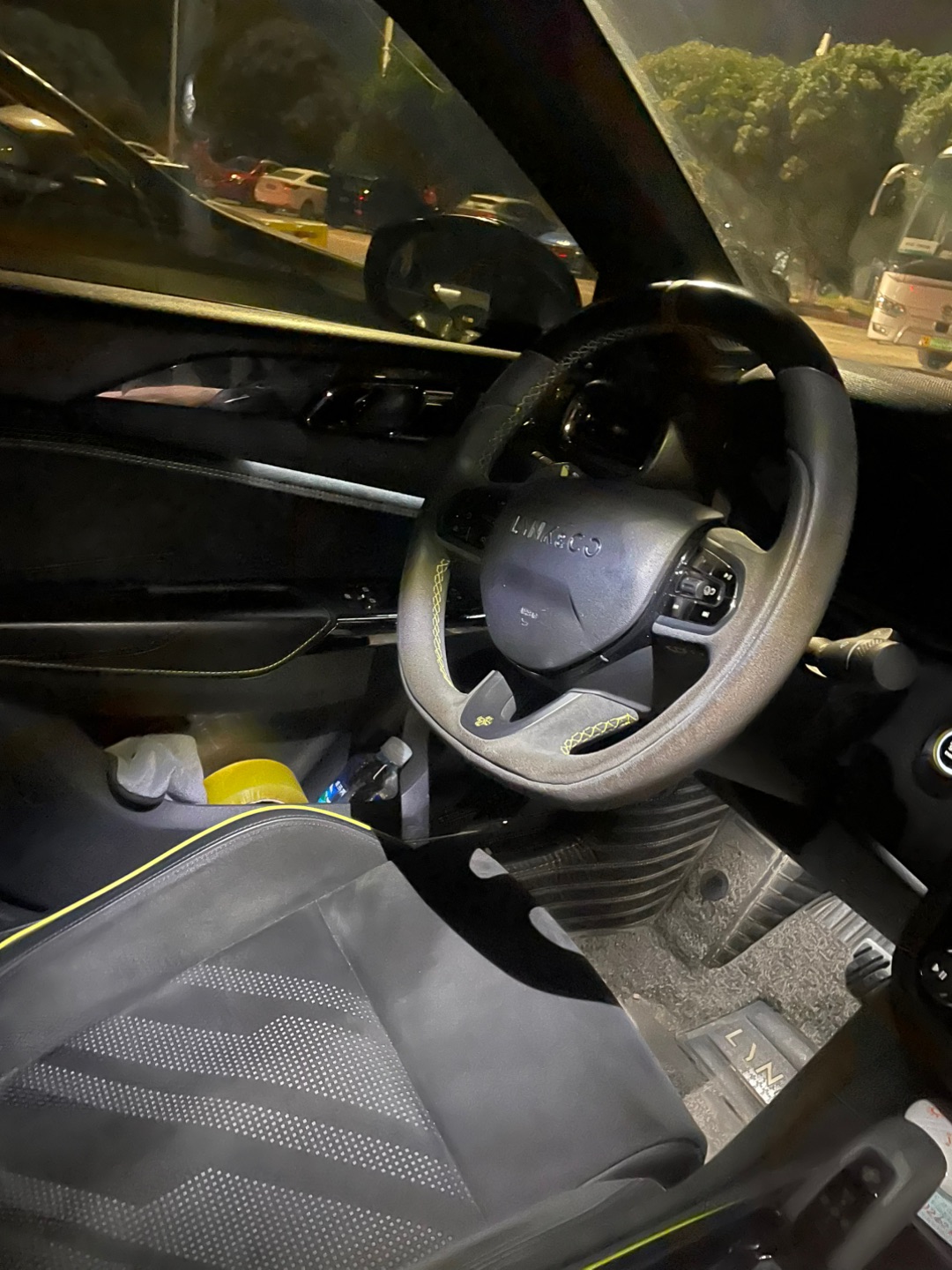 奔波在路上的一天 没办法这么快过完年了 一年一年这么的过的好快