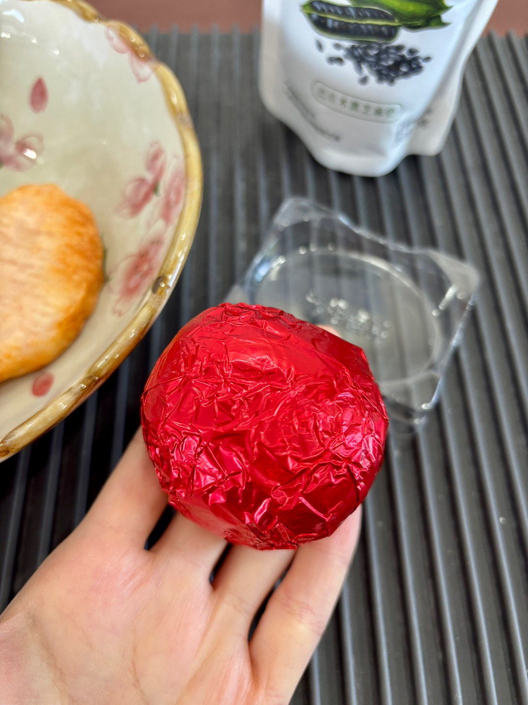 今天吃颗红蛋，祝大家新年红红火火