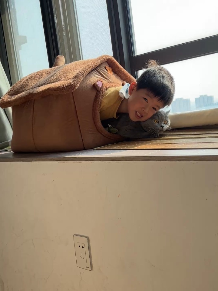 他两不知道在干啥