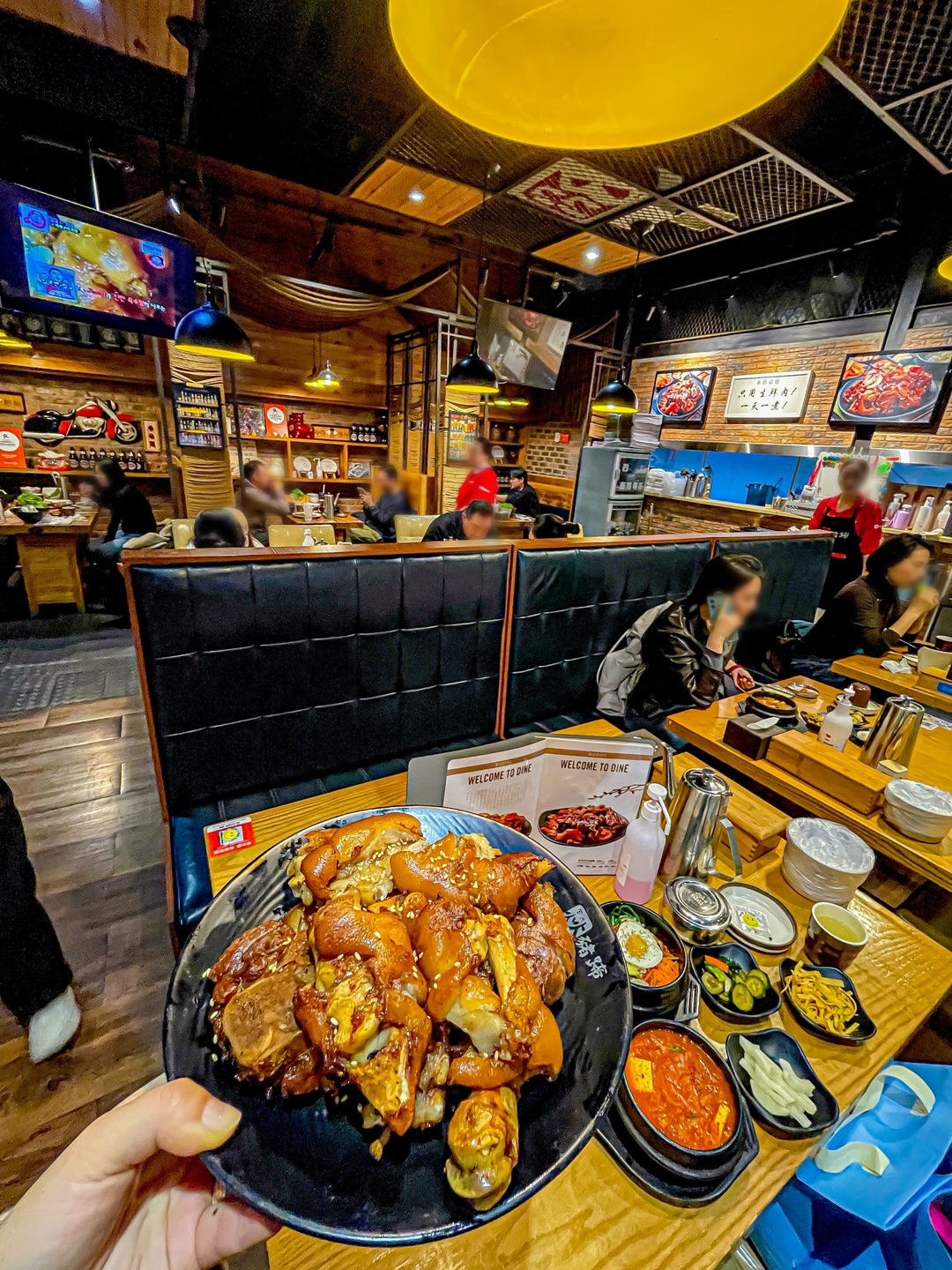 真不愧是韩国驻京办！韩综同款大猪蹄太好吃了