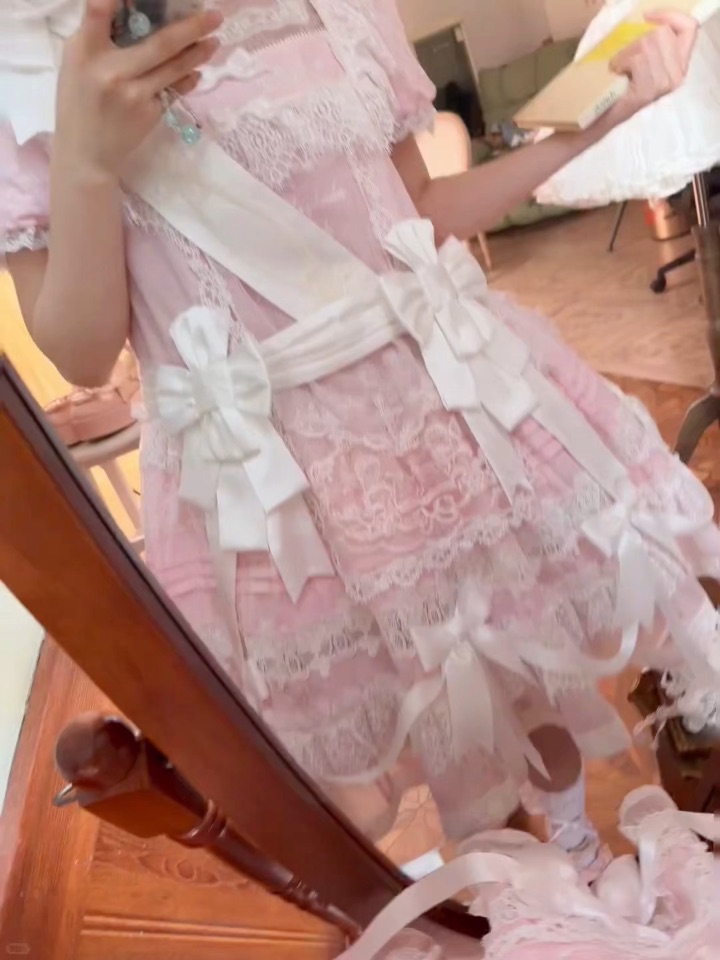 超级梦幻的粉色，低腰doll感更是绝对的加分项啊