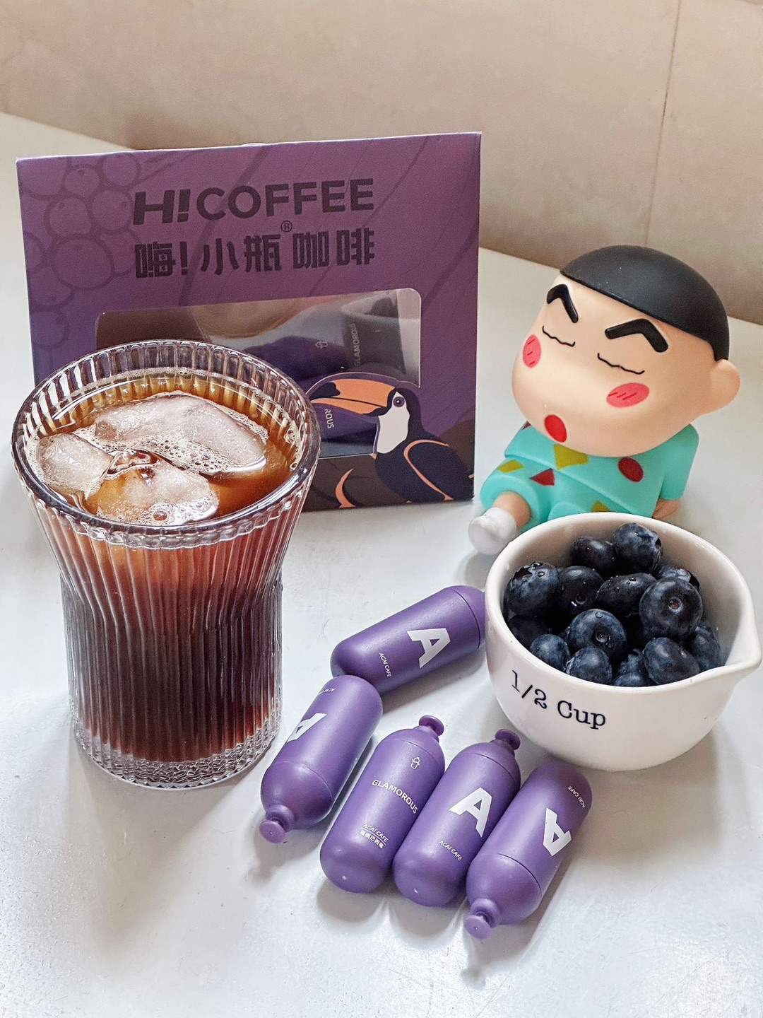 早八打工人的咖啡新宠被我挖到了！☕️ 最近轻食日常都在喝这款嗨小瓶巴西莓咖啡 中烘阿拉比卡香气柔和，尾调带淡淡莓果清甜🫐 口感顺滑不苦涩，空腹饮用也舒适 冻干锁鲜工艺，入口清爽干净 早起一杯，状态更在线 含花青素、膳食纤维，日常饮用更安心✨  #嗨小瓶咖啡 #巴西莓咖啡 #液断好物 #健身咖啡 #我的咖啡日记