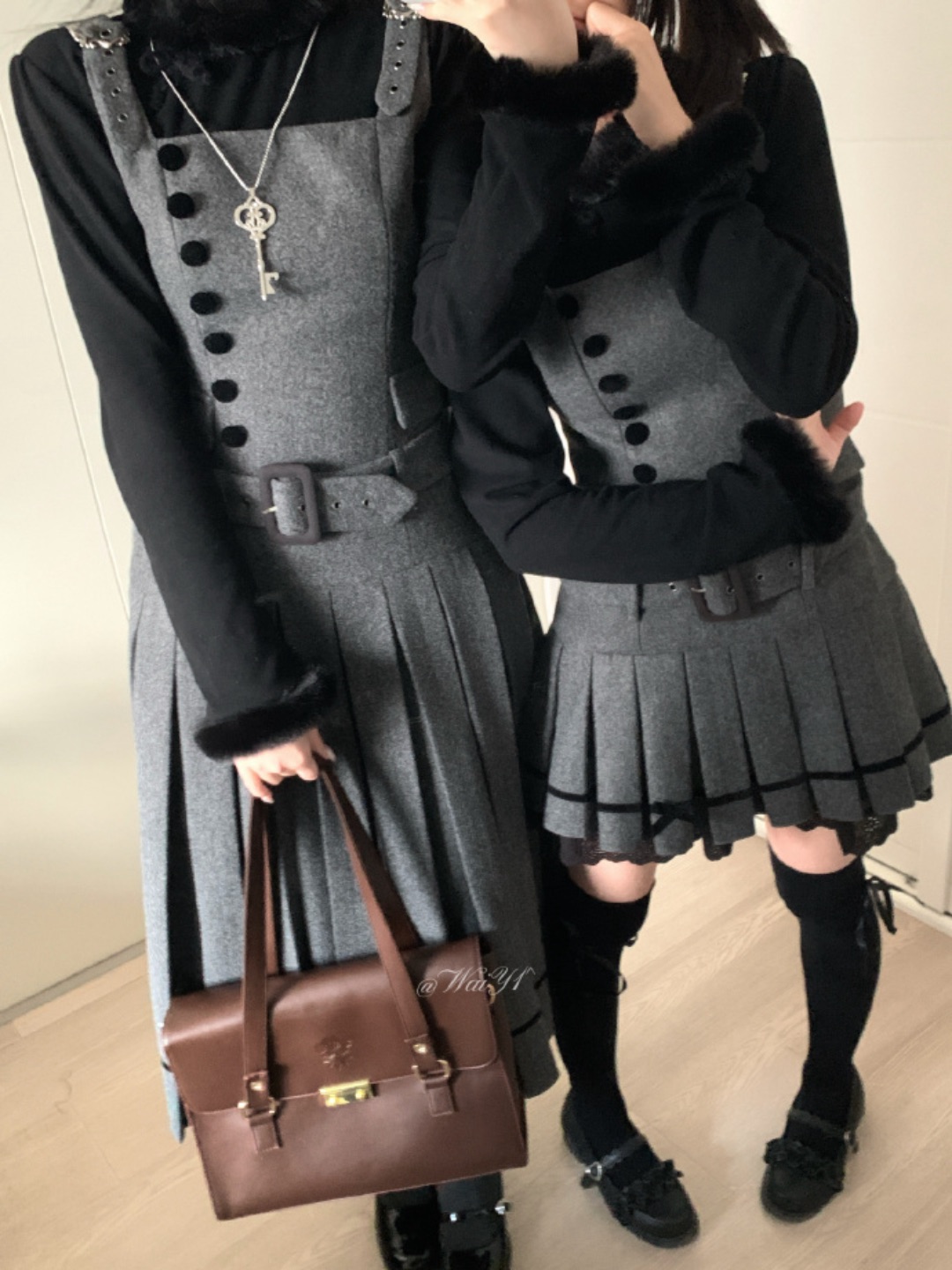 这套好乖好优雅… 一整套显瘦又腿长的格雷系套装 大方优雅～一整套毫不费力直接出门～ 一整个优雅气质小美女既视感