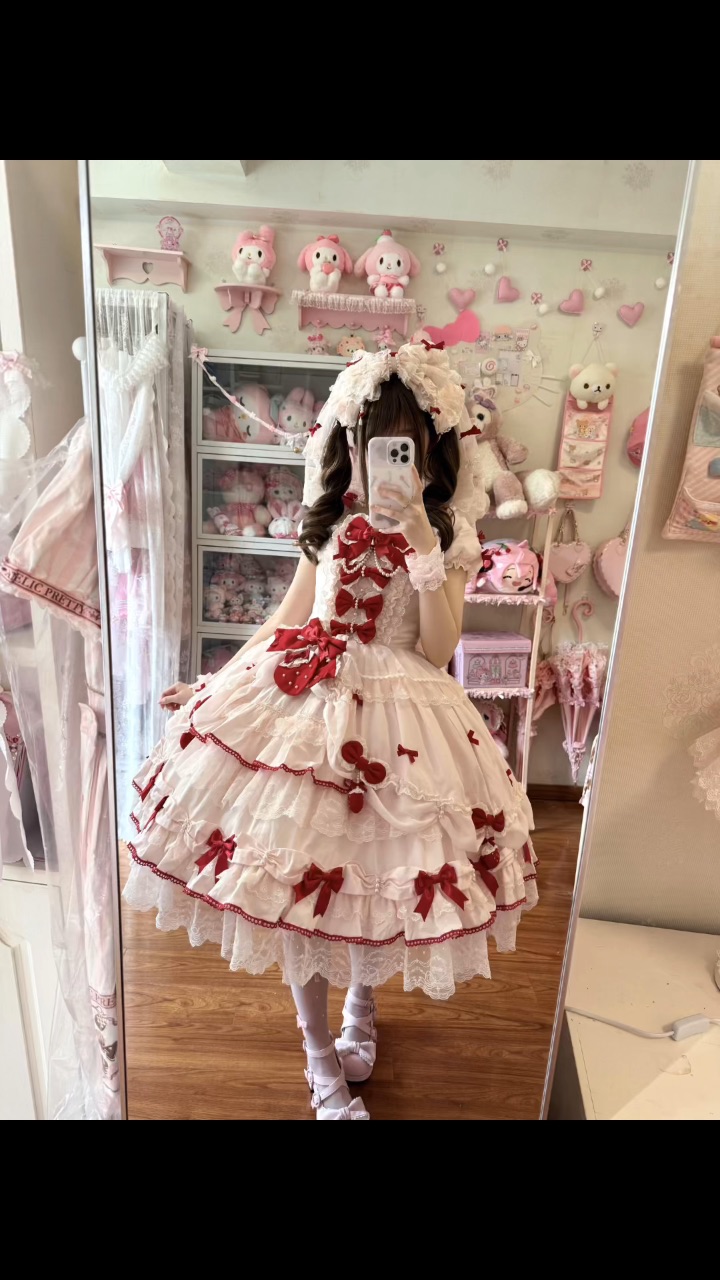 草莓缎带🍓 如此华丽 这条好适合茶会！裙摆设计好萌，而且配色也很显白#lolita#lo裙#三坑少女#梦孚子#lo裙