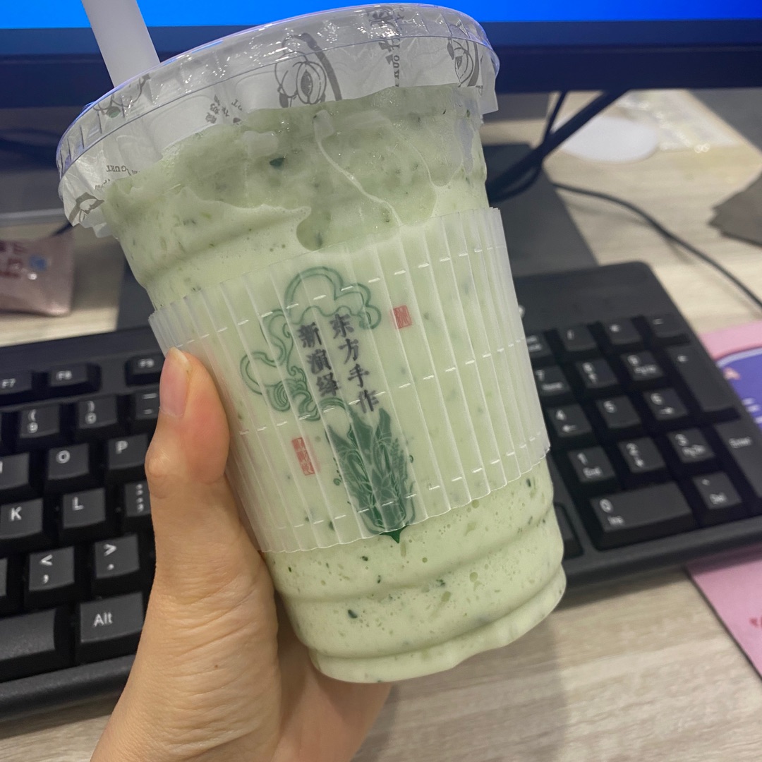 想到还在加班，甜甜的酸奶也不好吃了😞😞😞