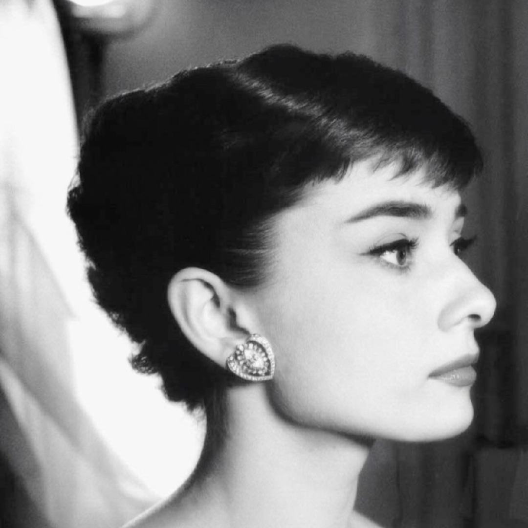 1953 | 硬控的侧脸