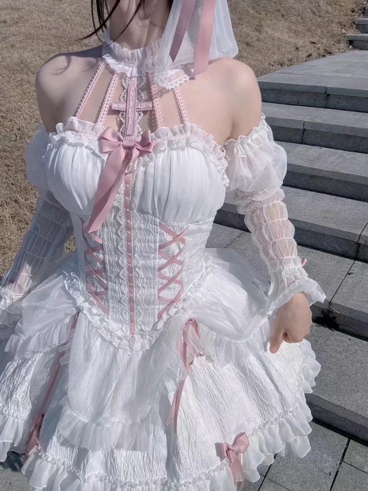 经典依旧是经典，十字姬放到现在依旧美丽呀 这个白粉色真的很白月光！