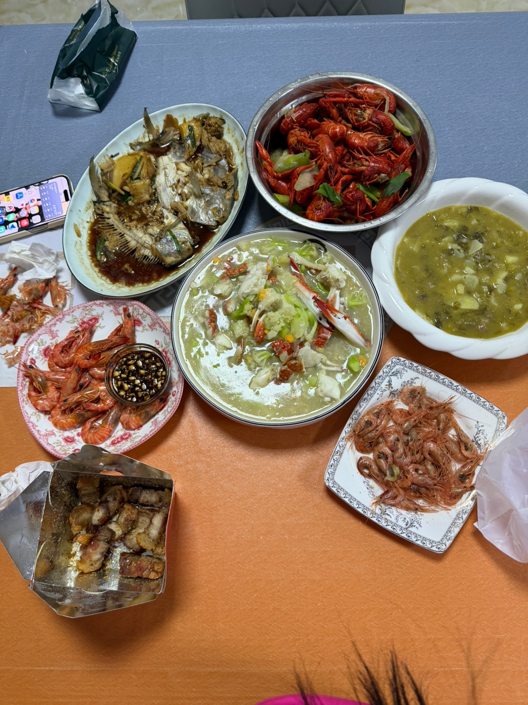 幸福生活 哈哈哈哈，不错不错，值得表扬 很不错的凤梨