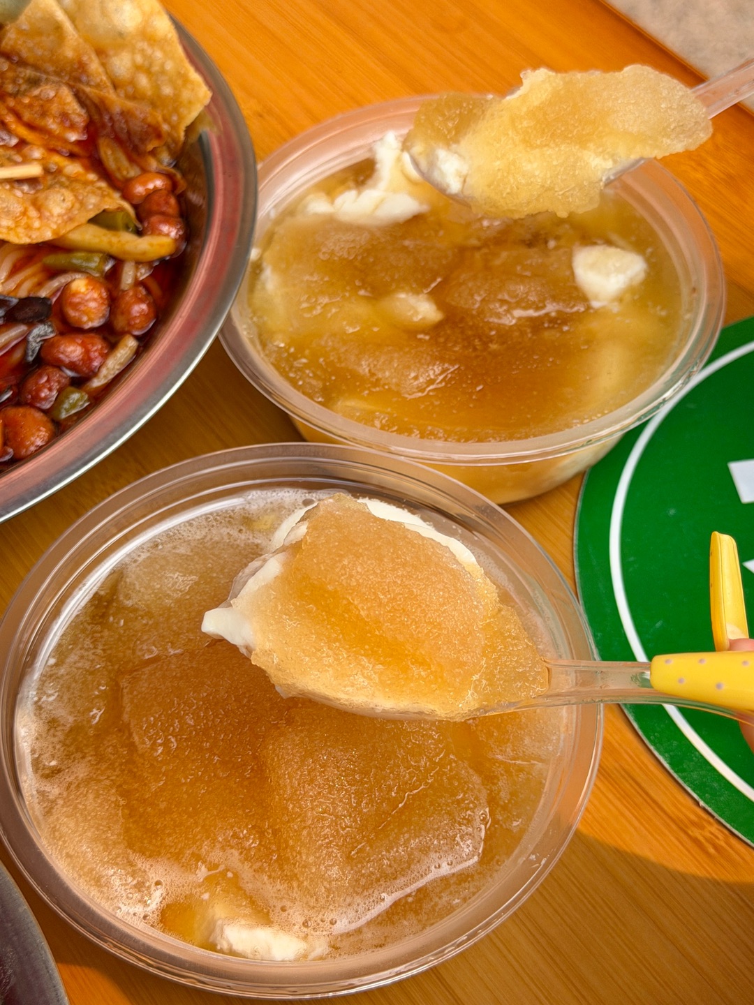 终于在湛江吃到好吃的炒螺蛳粉啦  和我在柳州吃的一模一样！！ . 🔥推荐： ✔️招牌螺蛳粉 螺蛳汤底鲜香浓郁 搭配酸笋、腐竹、花生、木耳料超足 一口入魂 粉嗦起来好有嚼劲‼️ ✔️爆炒螺狮粉 满满锅气真的有被惊艳到 每根米粉都裹满了酱汁Q弹爽口ju好吃👍又臭又香 吃起来贼过瘾 ✔️鲜肉老友粉 酸辣的汤汁裹着米粉 一口下去好吃s了 ✔️冰渣豆花 吃完重口来一碗太解腻 冰凉爽滑 清甜不腻 - 🏠：粉农...