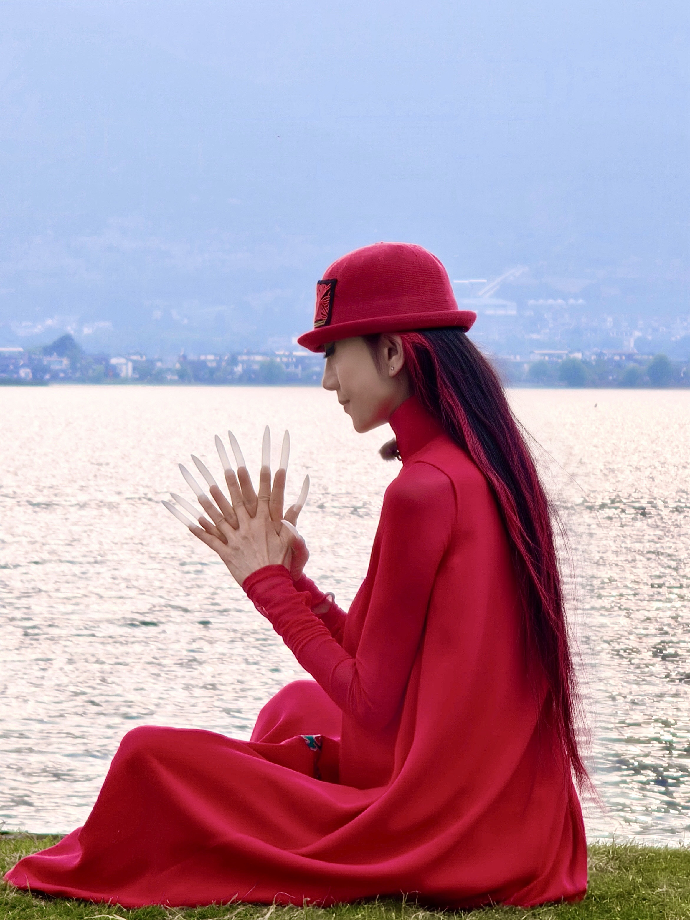 杨丽萍解锁化妆新体验