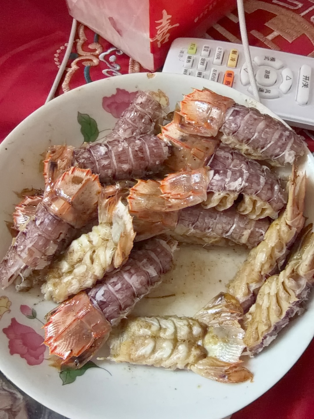 日常哈哈哈哈哈哈哈哈哈哈？？！？！？我也不知道了，不知道咋回事呢，你的意思是我们这个年纪不该有的，谢谢