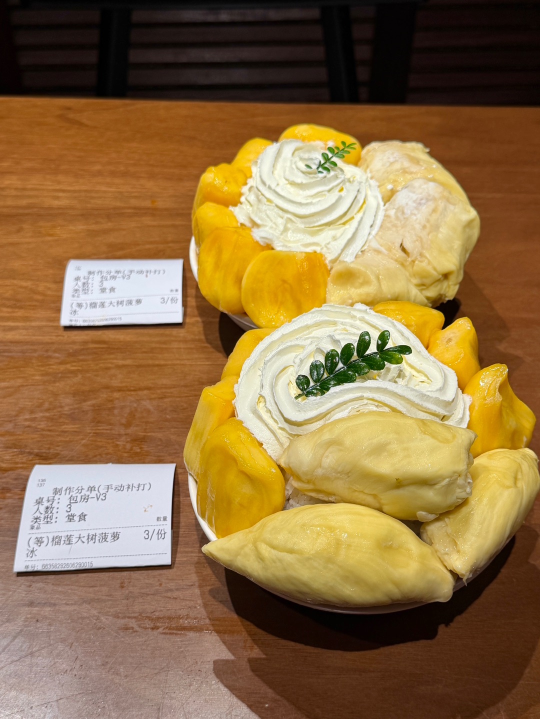 很有湛江地道风味 蛤蒌叶裹生蚝炸至金黄 咔嚓一口 辛香解腥 蚝肉爆汁鲜甜🦪  - 🏠：蚝卜卜•生蚝主题粵菜烧烤（金沙湾十方汇 店） 🈺：11:00-14:00 17:00-02:00 📍：赤坎区海滨大道北99号十方汇一楼商铺  #蚝卜卜主题粤菜烧烤#湛江生蚝 #湛江美食#湛江烧烤#湛江夜宵#湛江美食攻略