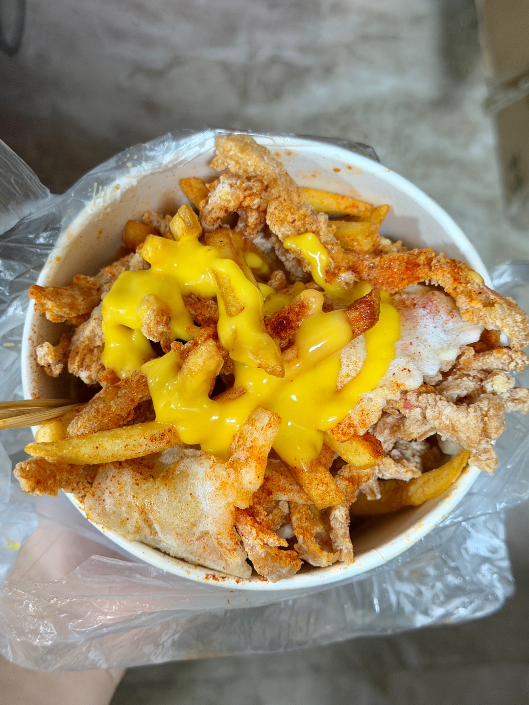 鸡柳薯条年糕三合—每天鲜肉现炸现卖 外酥里嫩撒上辣椒面 孜然粉 味道很赞 合：台湾无骨香酥鸡柳（海宁小区建茅苑店） ：16:00-20:00 P：开发区海景路101号（台湾无骨鸡柳）