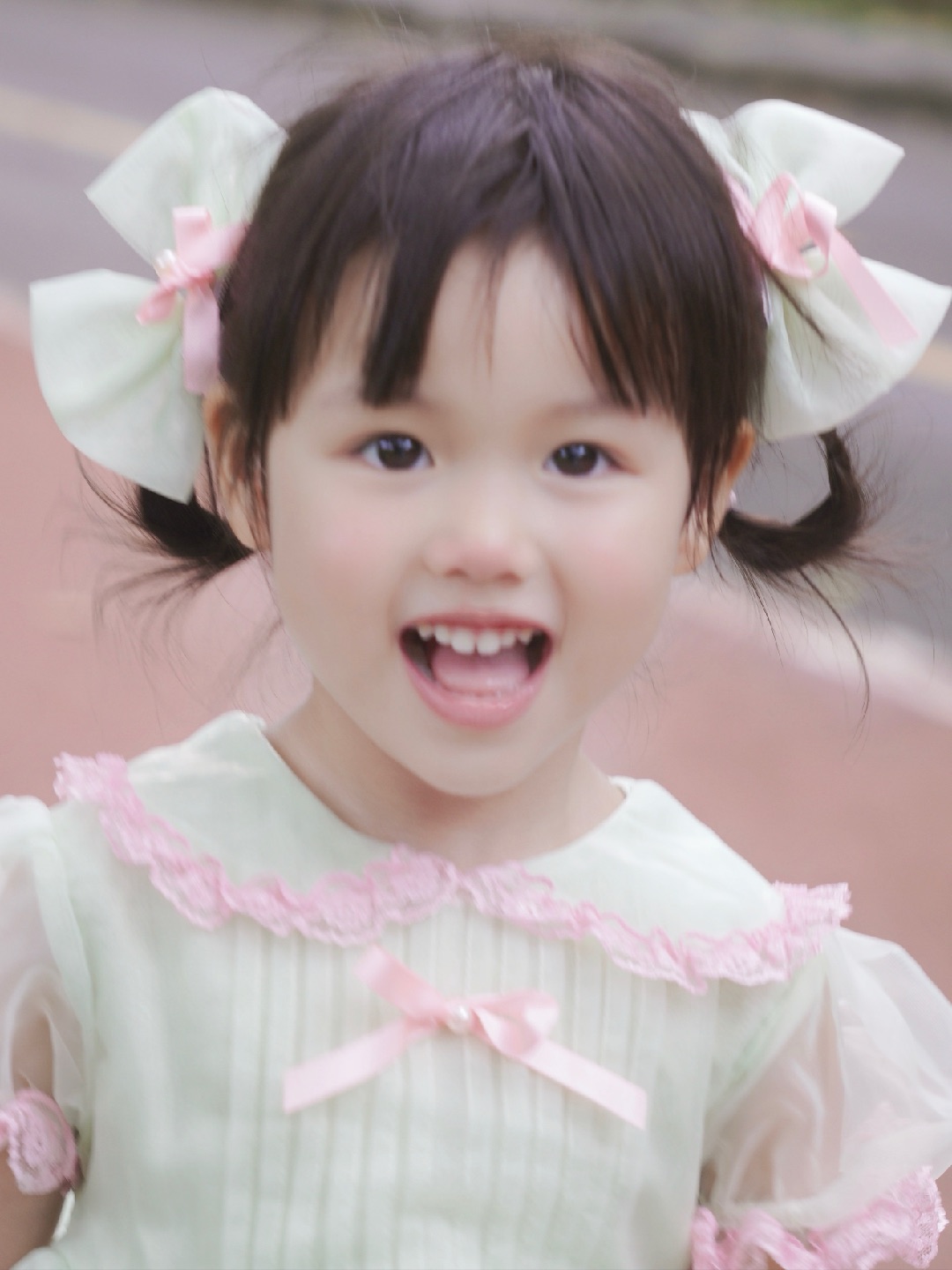 抓到一个甜甜的人类幼崽！