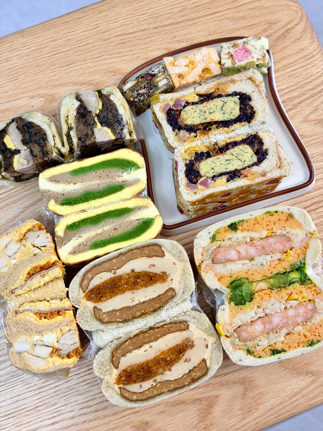 面包脑袋夏日料多多手作三明治｜圆脸雯子