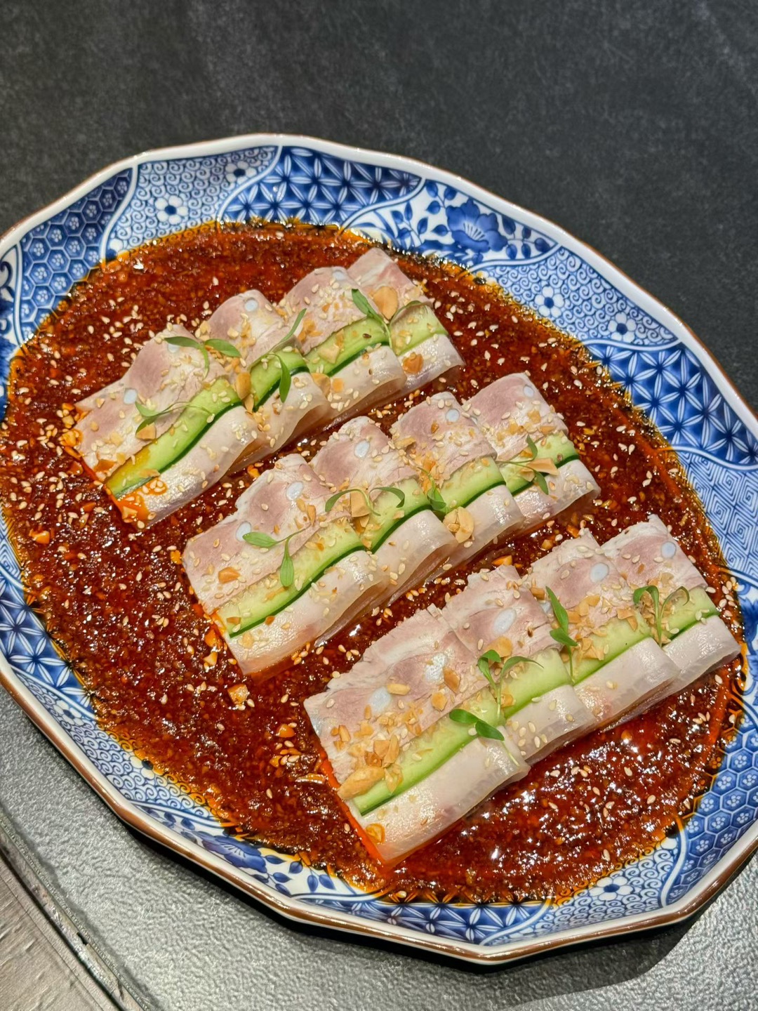 到余川又吃到了顶级蚂蚁上树， 必须三碗米饭[胜利][胜利][胜利] 其他菜也超级好吃的