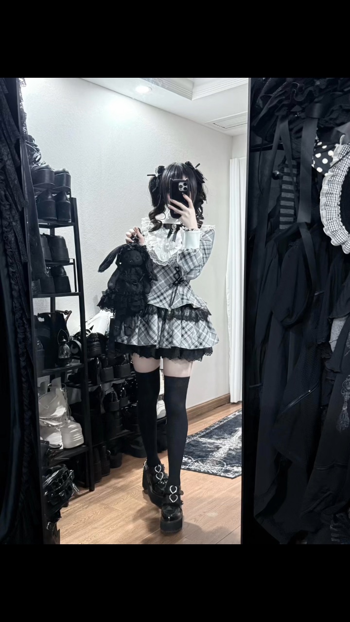 Doki这个灰格太有日系那味了，就这么萌萌的迎接秋冬 版型也太显身材了 好好看