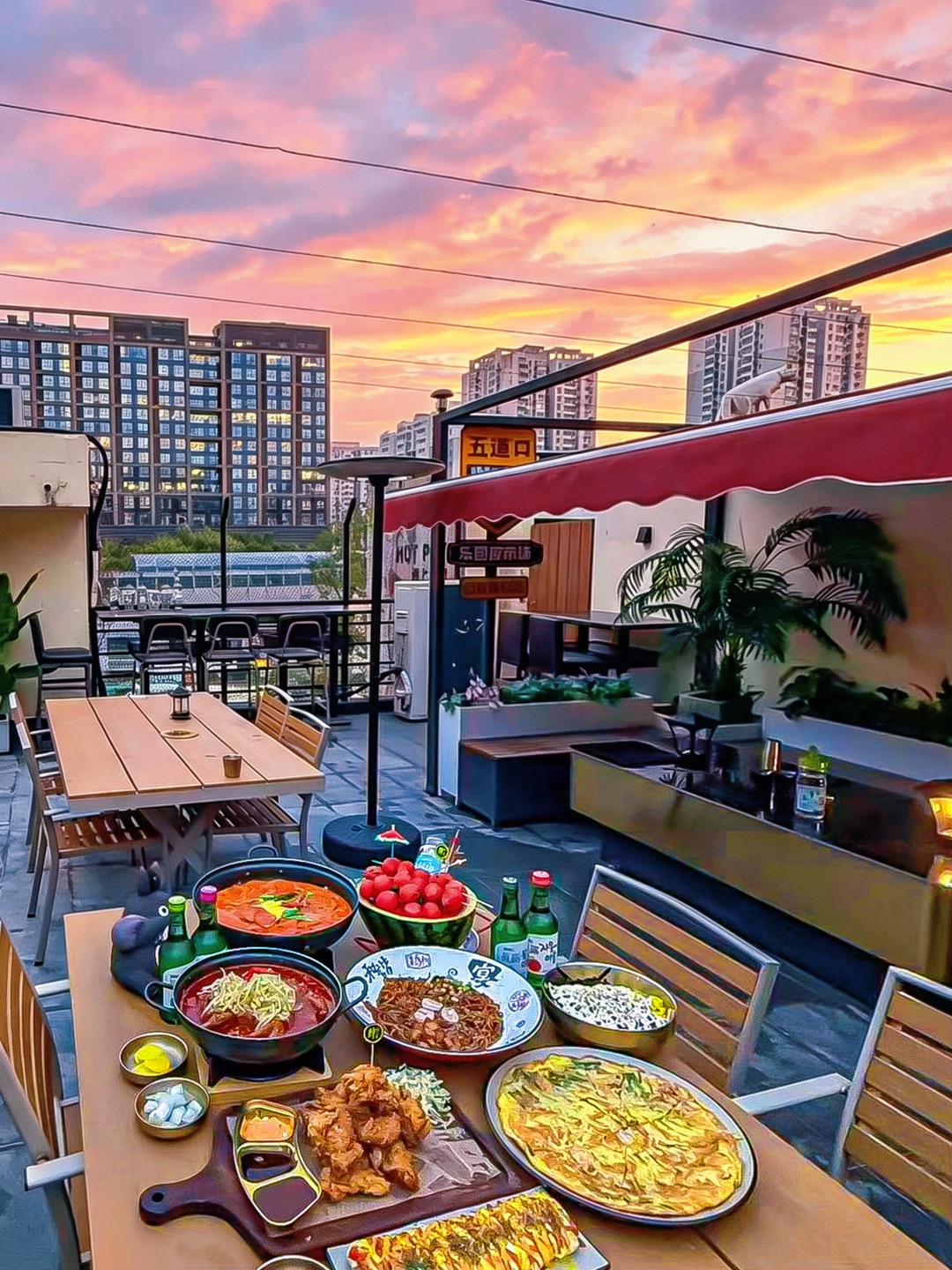 🔥五道口露台韩餐！七夕来这里约会太会选了💕  🌙 七夕