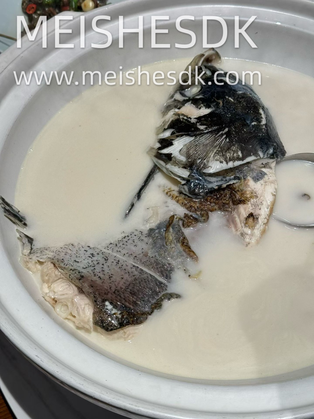 天目湖大鱼头🐟 我又吃到了 还有螃蟹🦀、红烧肉，田螺等 又是美美的一餐