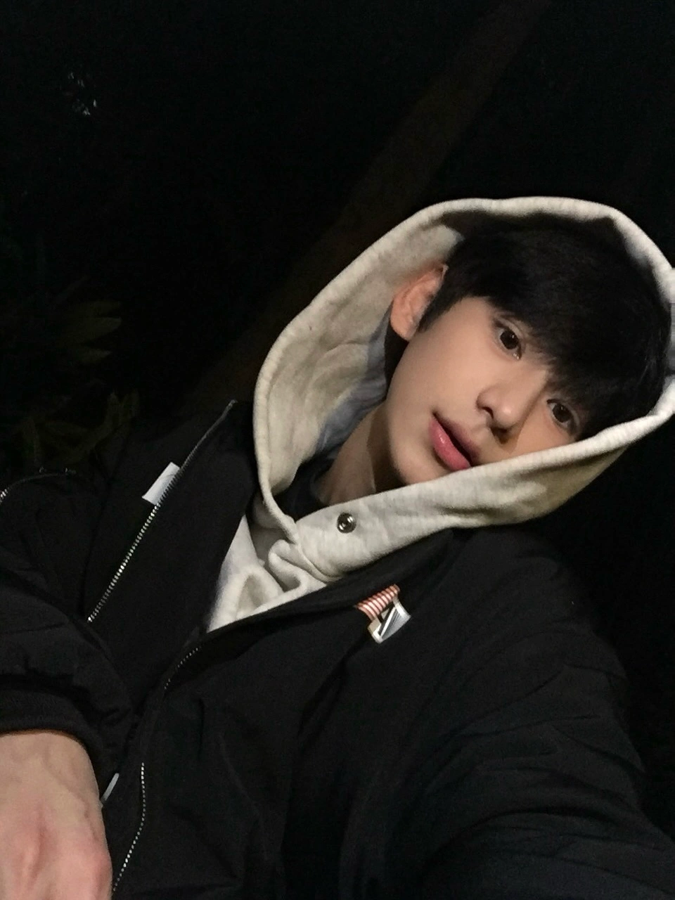 晚上开闪光灯拍照也好有氛围感
