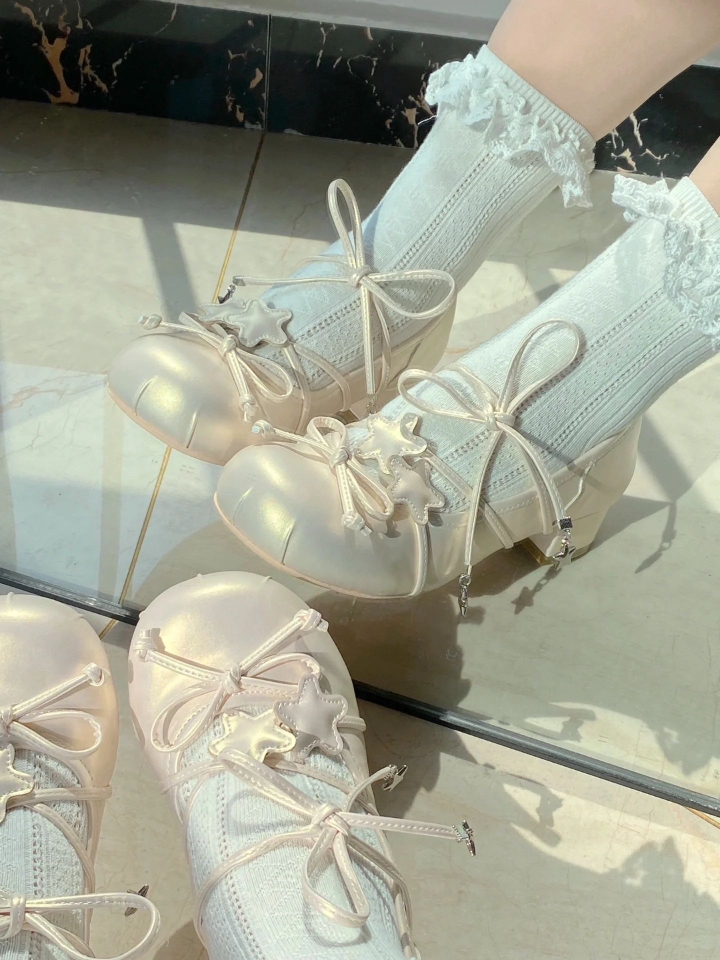 是星星芭蕾鞋呀，圆头粗跟设计好显脚小啊 👠:口袋猫｜星星芭蕾鞋
