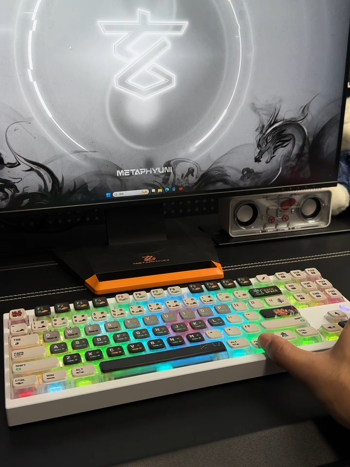 我要像全世界分享这款键盘~这光效~绝绝子